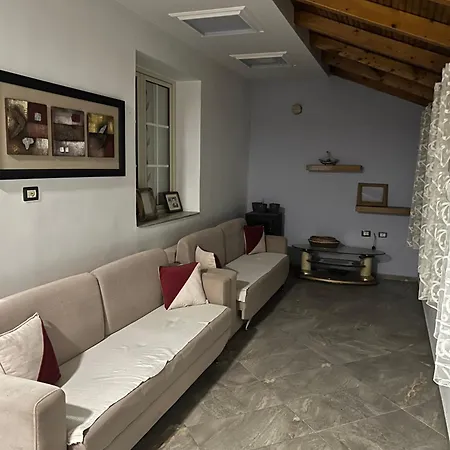 Ajsi House Apartment Tepelene
